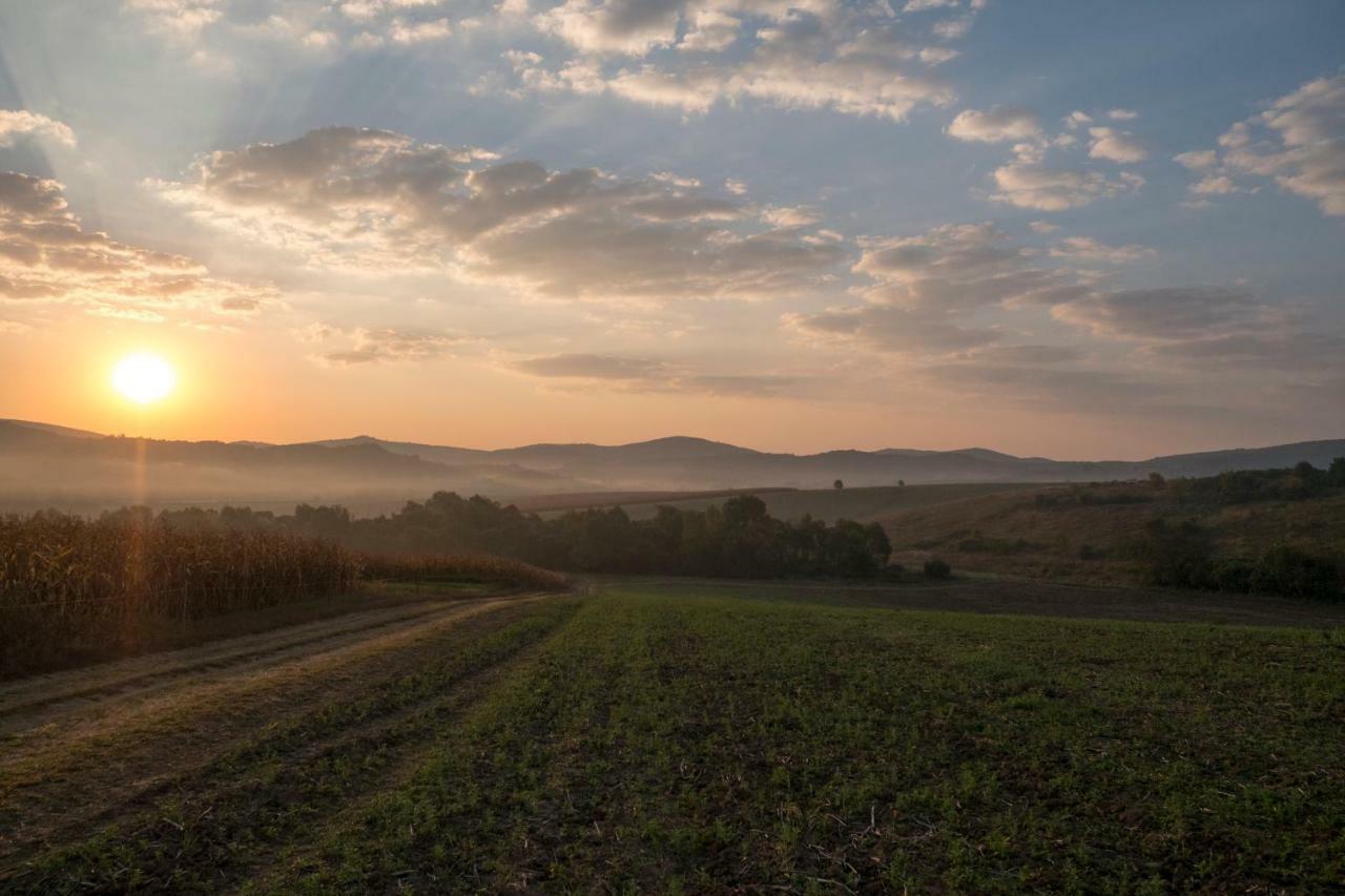 Heroke Vendeghaz Terény Buitenkant foto